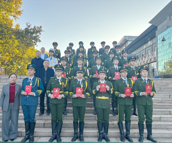 国旗班交接 (2).jpg