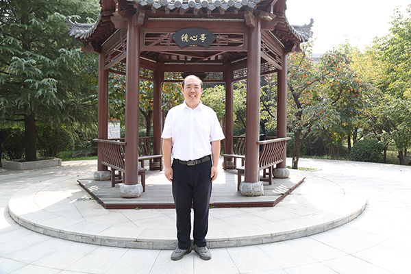 郑钊.jpg